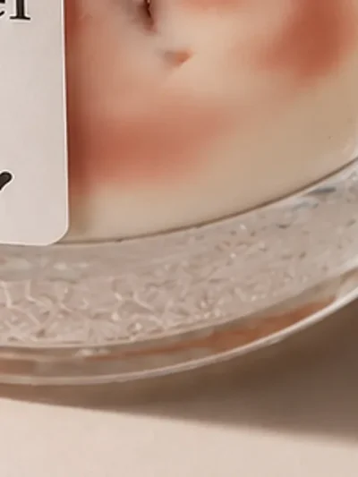 Detalle de el vaso de la vela TERCA Iced Caramel Latte