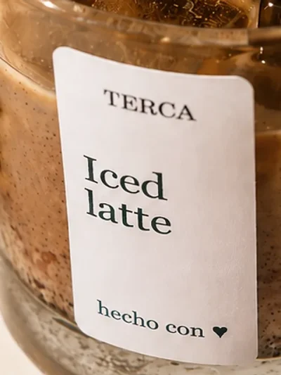 Detalle de la etiqueta de la vela TERCA Iced Latte