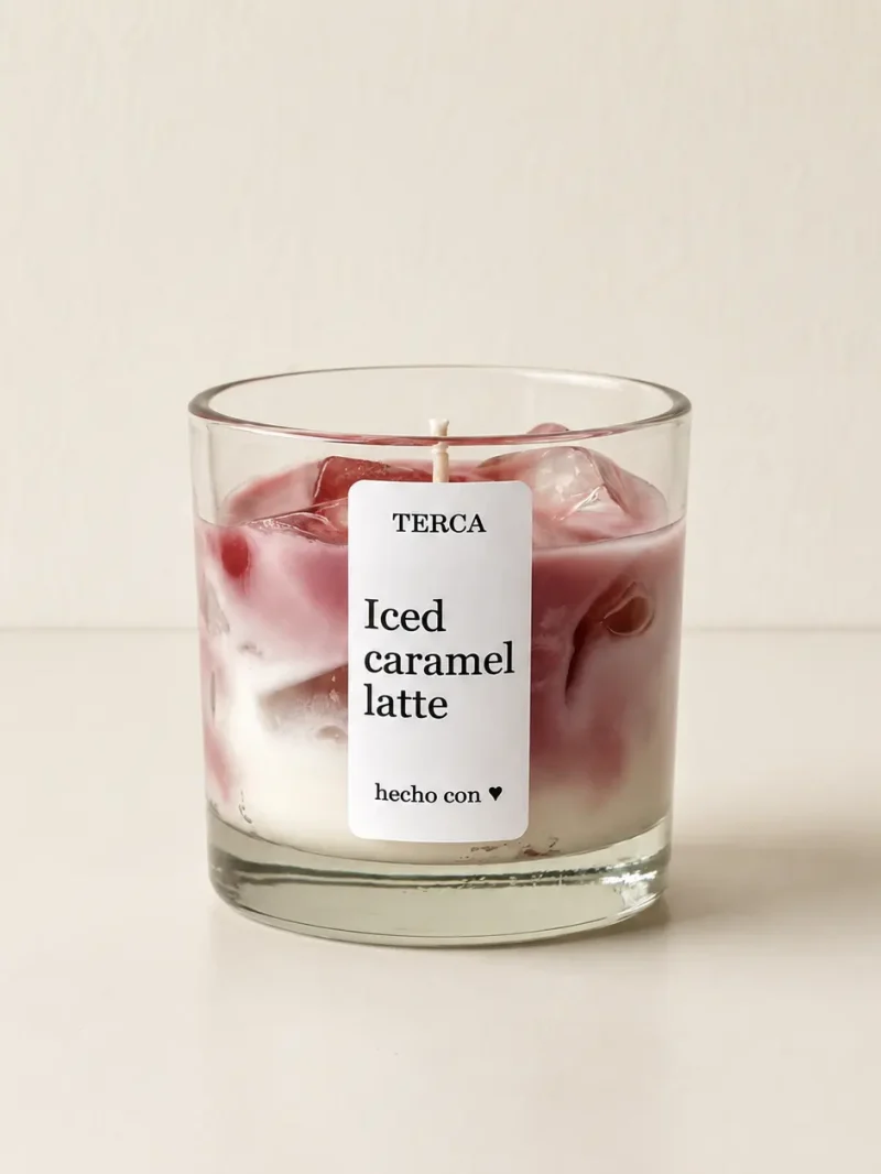 Detalle de la cera rosé de la vela TERCA Iced Caramel Latte